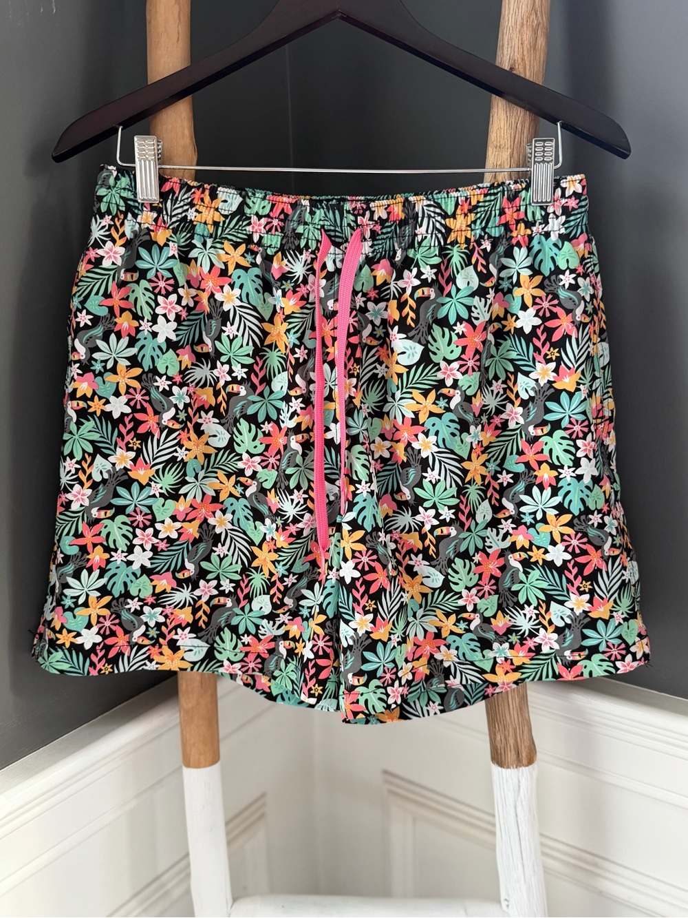 Chubbies Tropical Toucan Swim Trunks 5.5”